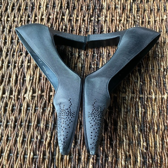 Gorgeous Stuart Weitzman evening shoes - Picture 2 of 6